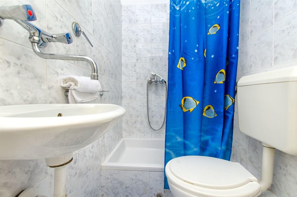 Apartments Ban Dugi Rat Exterior photo